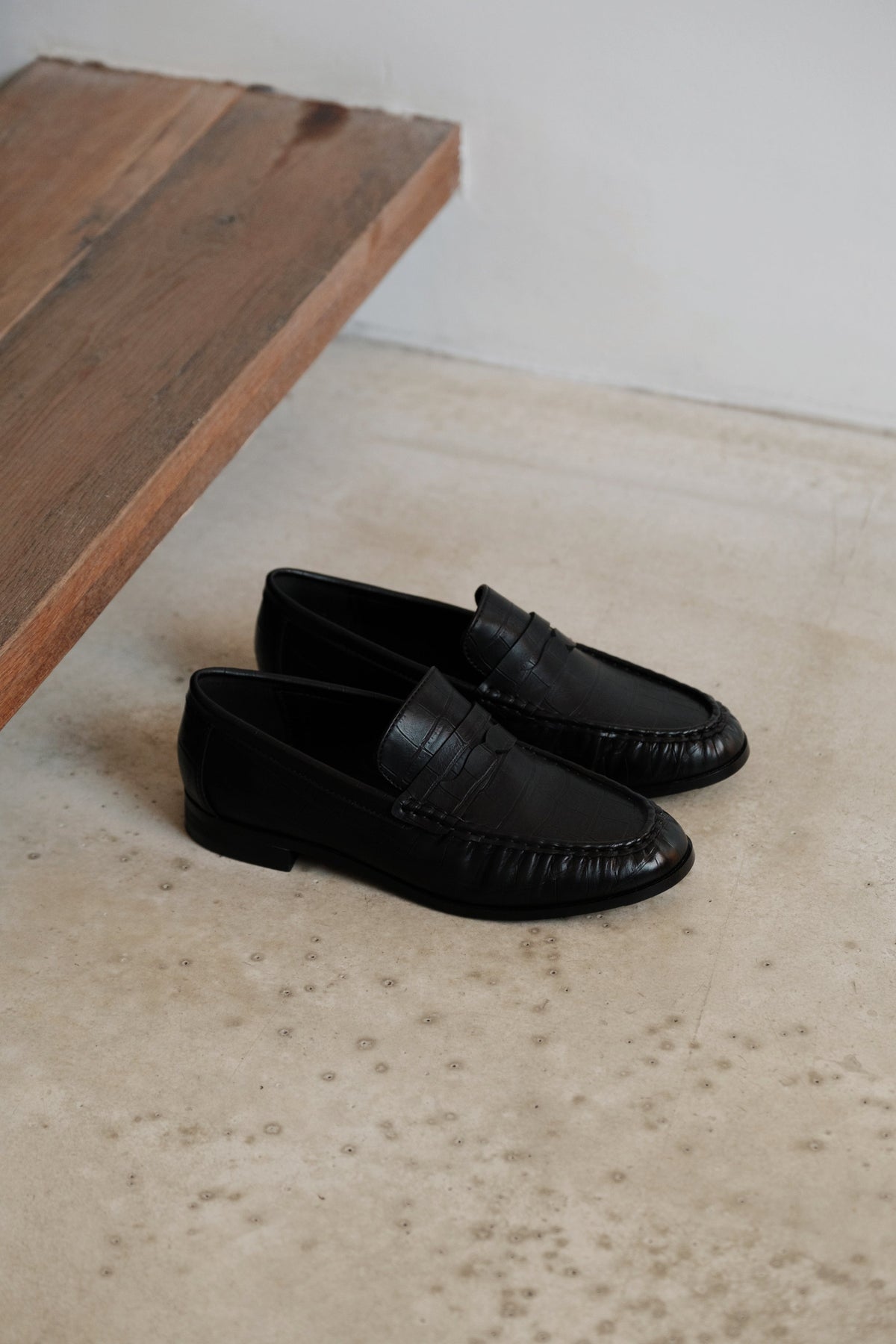 Mocassins & Derbies.