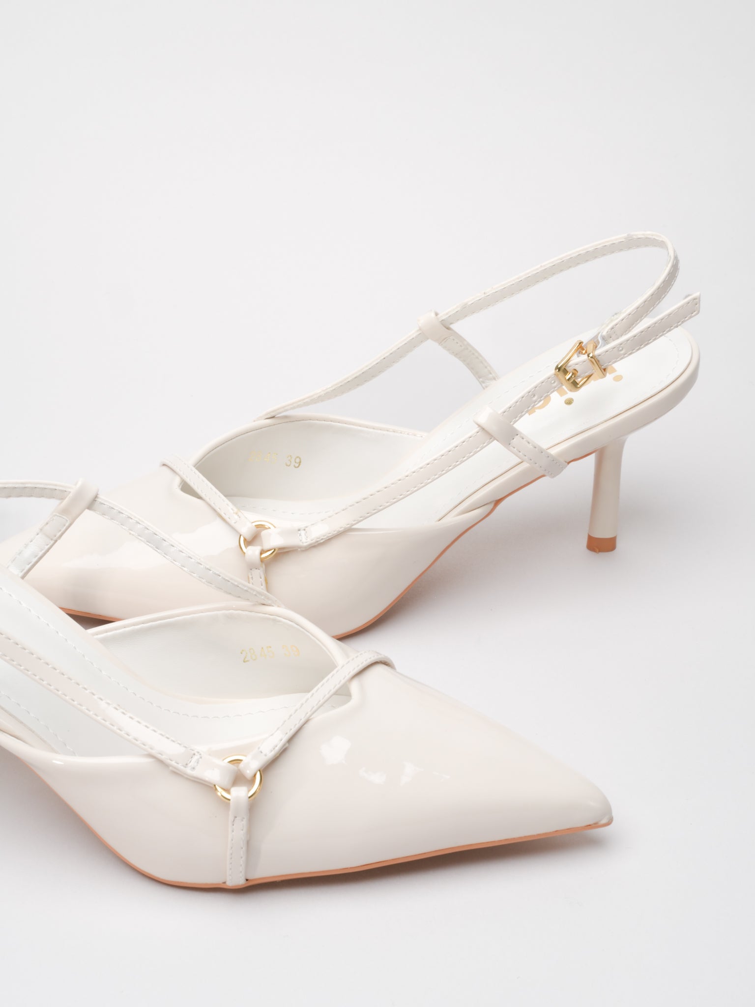JADE Pumps - White